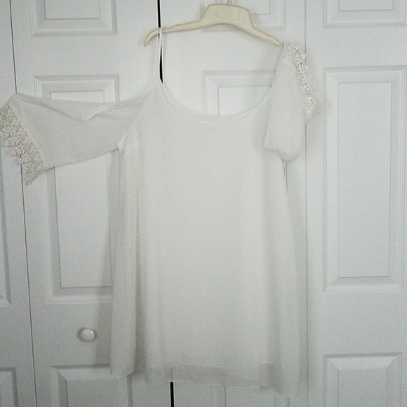 Top - Picture 2 of 3